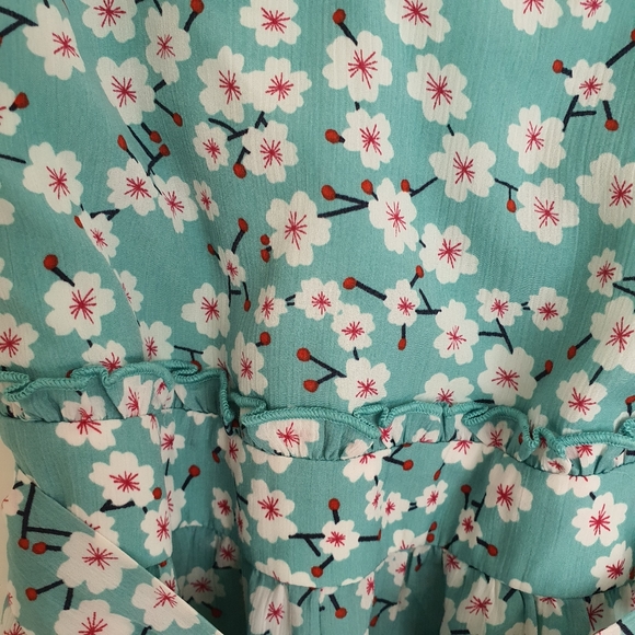 Mooloola Floral Playsuit Size 8 - Picture 5 of 15
